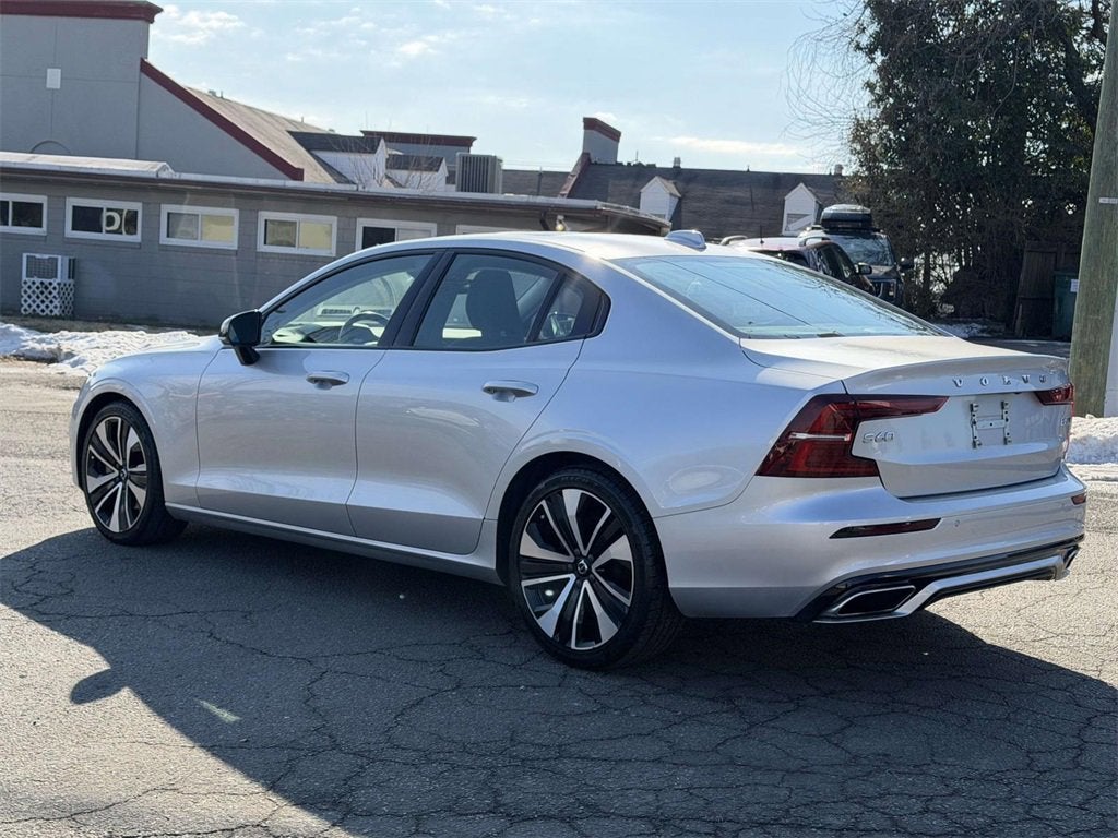 2022 Volvo S60 B5 Momentum