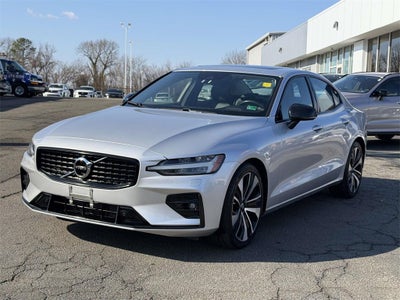 2022 Volvo S60 B5 Momentum