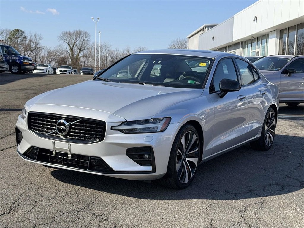 2022 Volvo S60 B5 Momentum