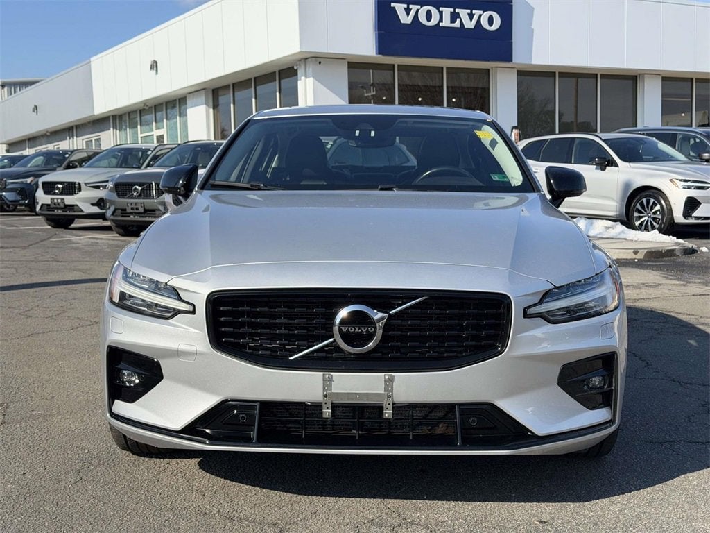 2022 Volvo S60 B5 Momentum