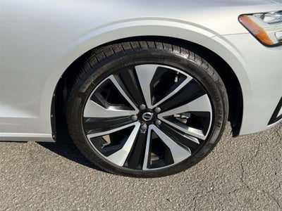 2022 Volvo S60 B5 Momentum