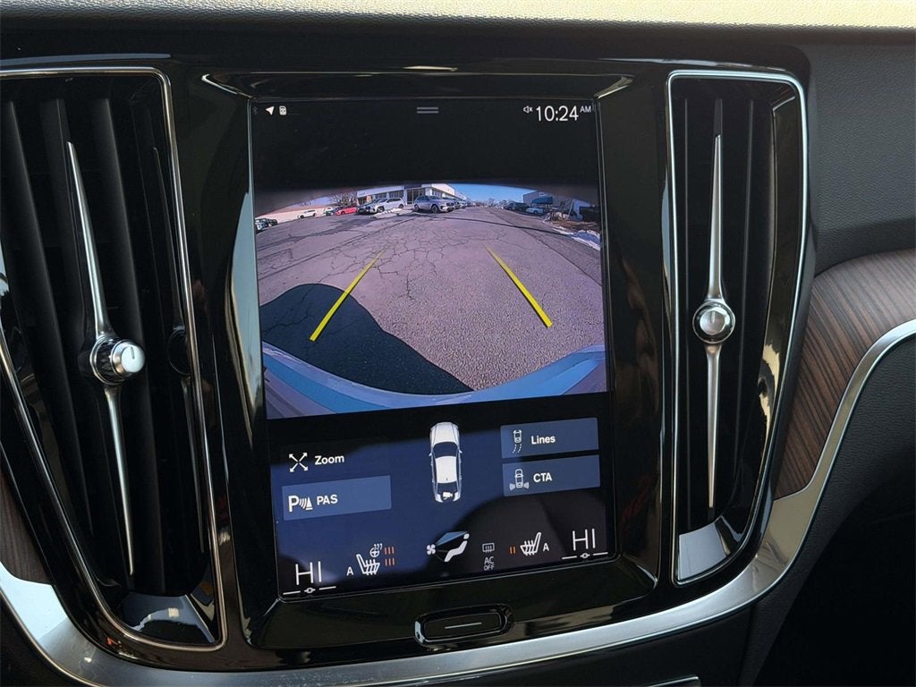 2022 Volvo S60 B5 Momentum