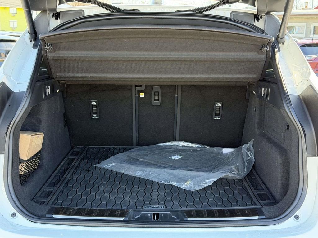 2023 Jaguar F-PACE P400 R-Dynamic S