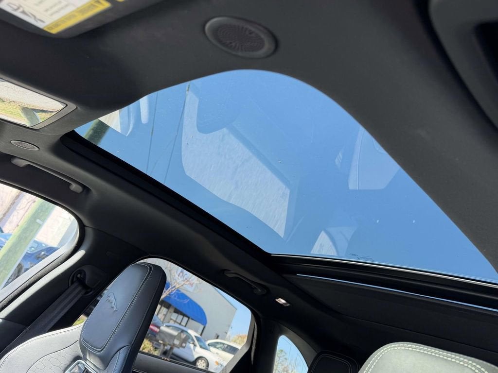 2023 Jaguar F-PACE P400 R-Dynamic S