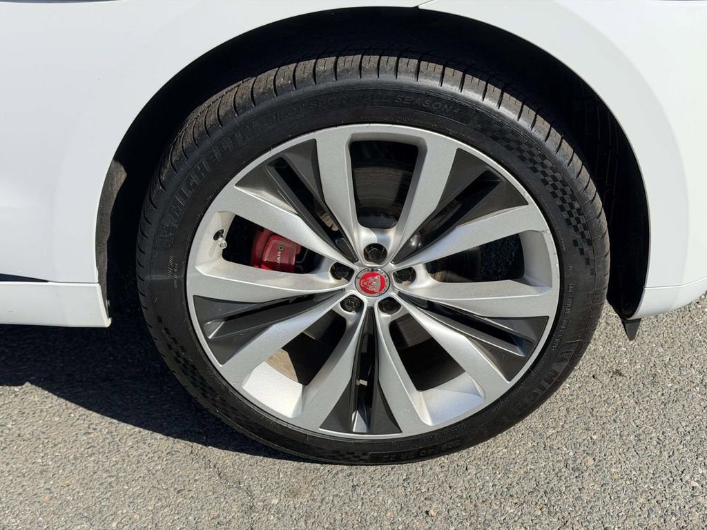 2023 Jaguar F-PACE P400 R-Dynamic S