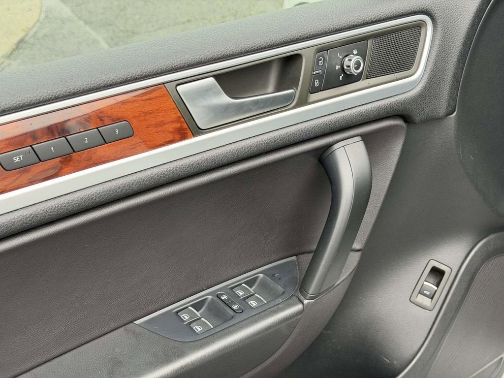 2012 Volkswagen Touareg VR6 FSI