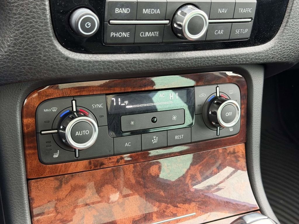 2012 Volkswagen Touareg VR6 FSI