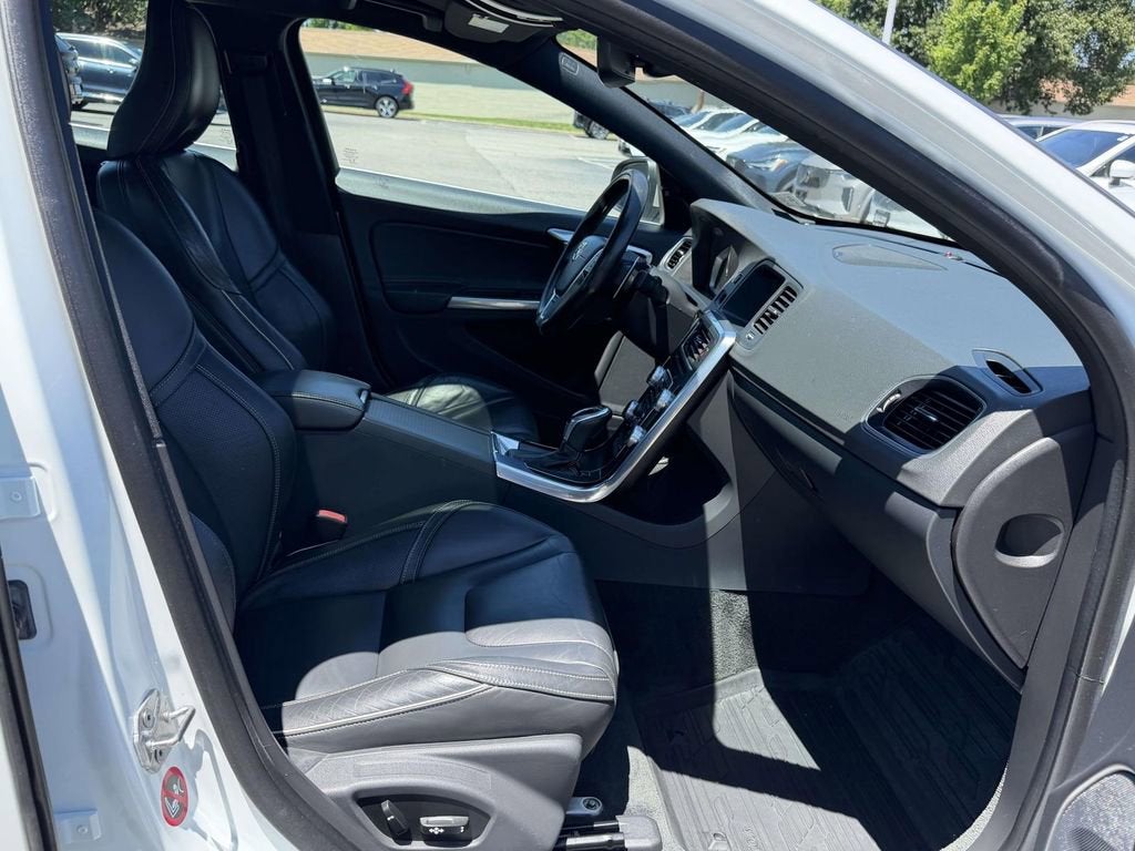 2016 Volvo S60 T6 R-Design Platinum