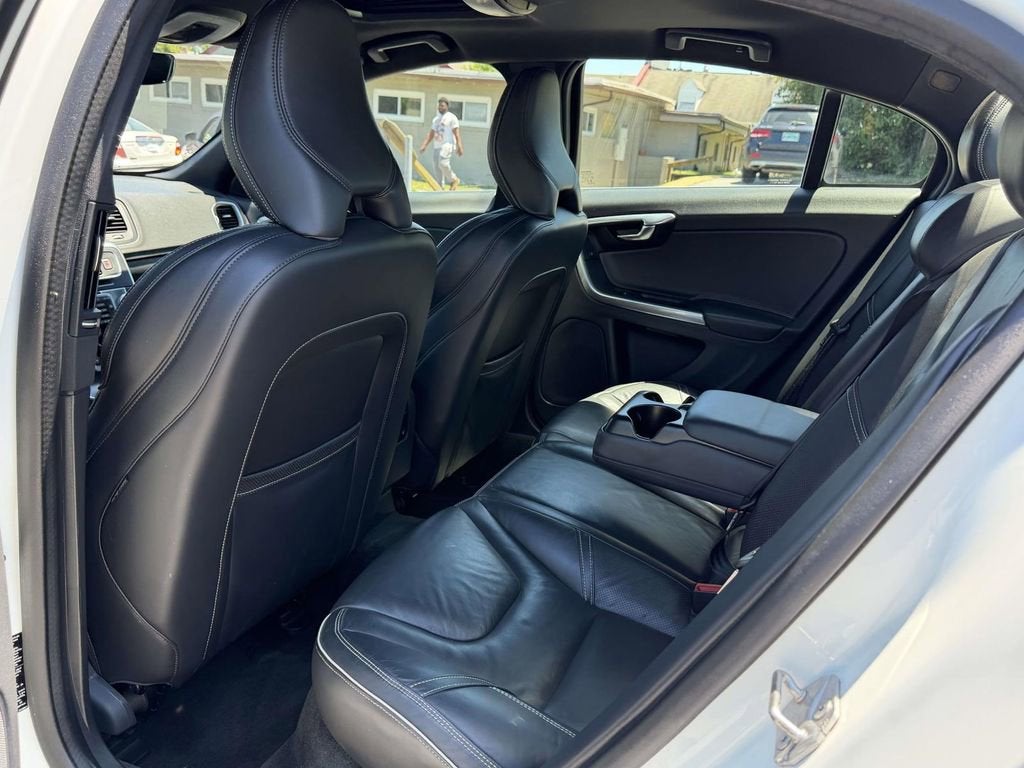 2016 Volvo S60 T6 R-Design Platinum