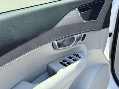 2023 Volvo XC90 B6 Plus 6-Seater