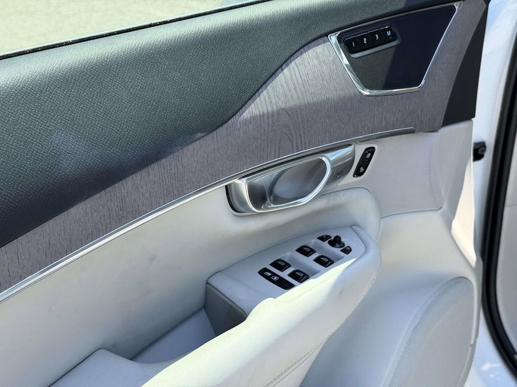 2023 Volvo XC90 B6 Plus 6-Seater