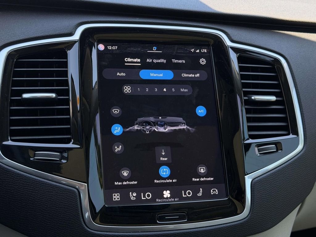 2023 Volvo XC90 B6 Plus 6-Seater