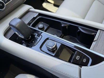 2023 Volvo XC90 B6 Plus 6-Seater