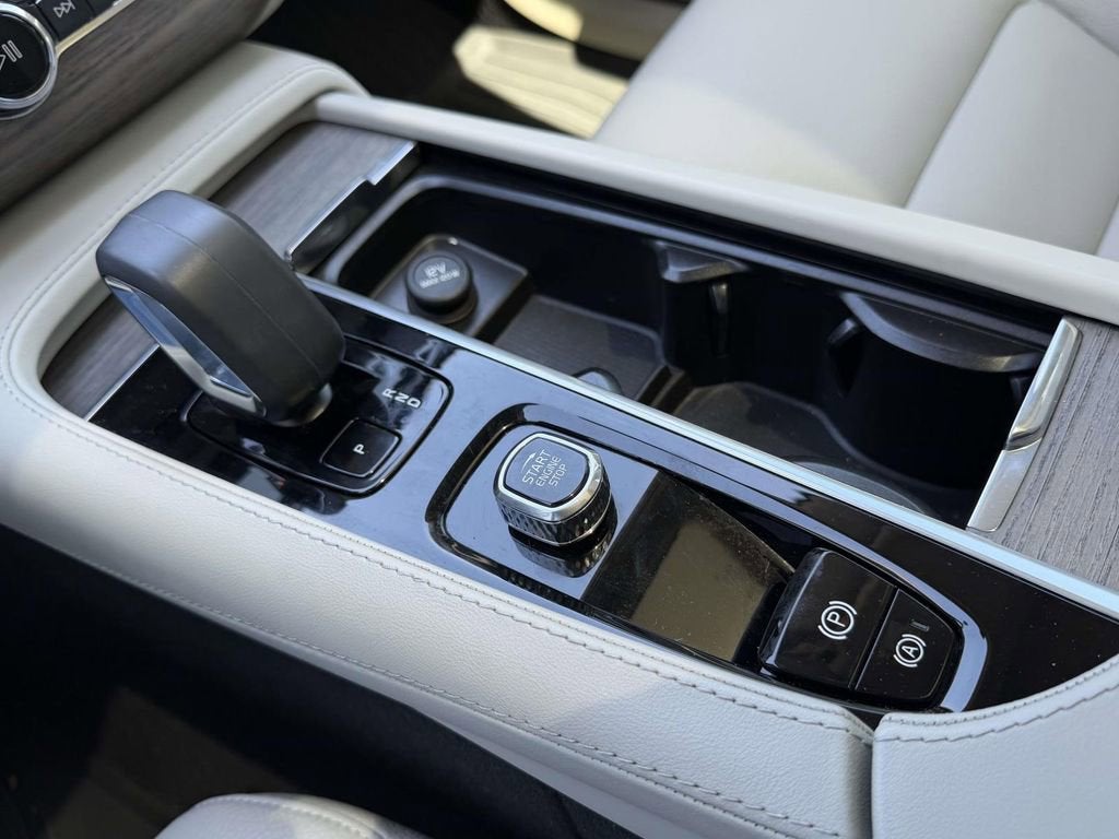 2023 Volvo XC90 B6 Plus 6-Seater