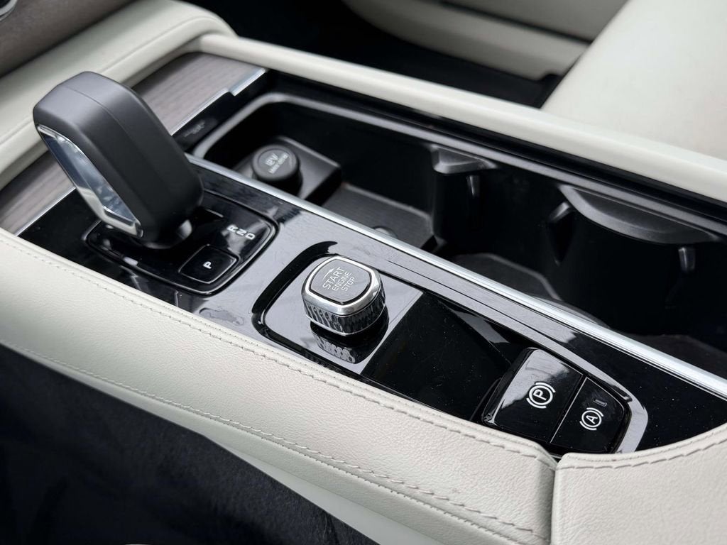 2023 Volvo XC90 B6 Plus 7-Seater