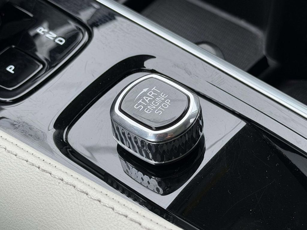 2023 Volvo XC90 B6 Plus 7-Seater