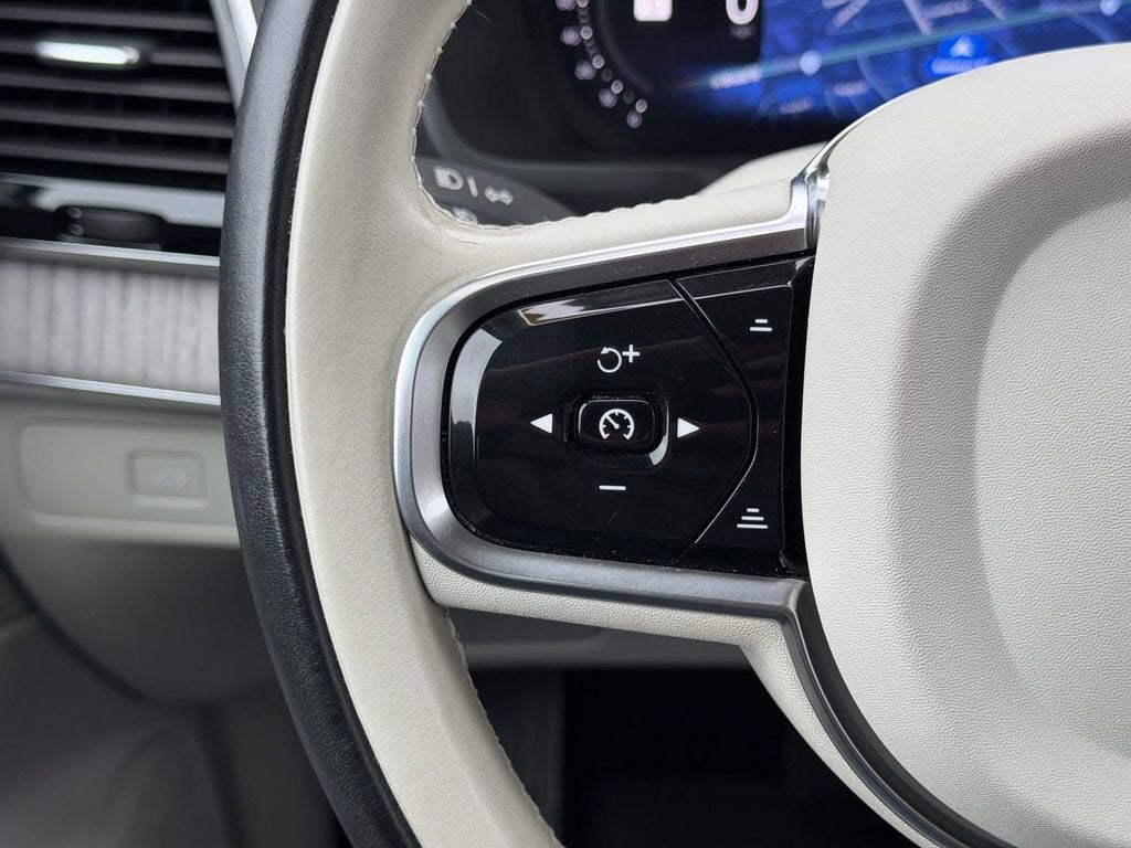 2023 Volvo XC90 B6 Plus 7-Seater