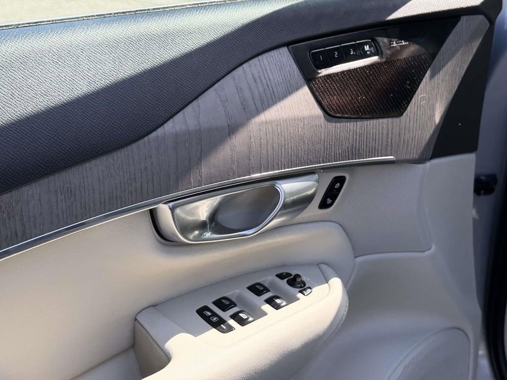 2023 Volvo XC90 B6 Plus 7-Seater