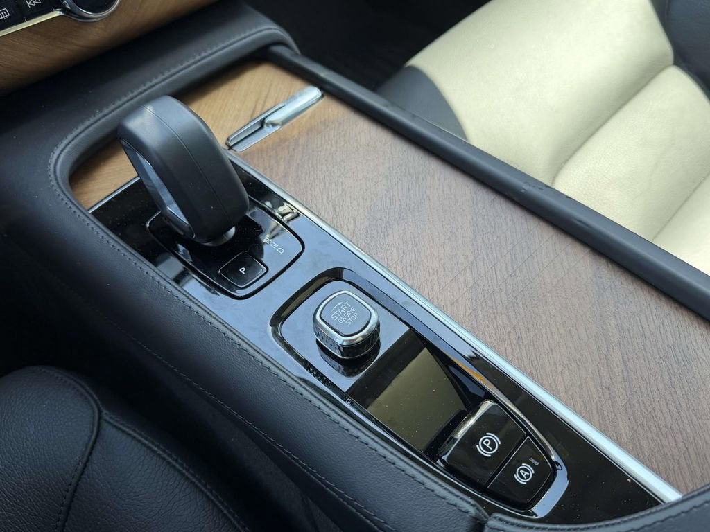 2023 Volvo XC90 B6 Plus 7-Seater