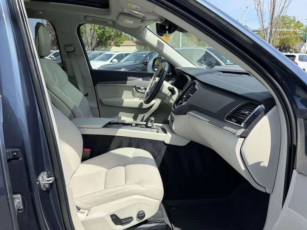 2023 Volvo XC90 B6 Plus 7-Seater