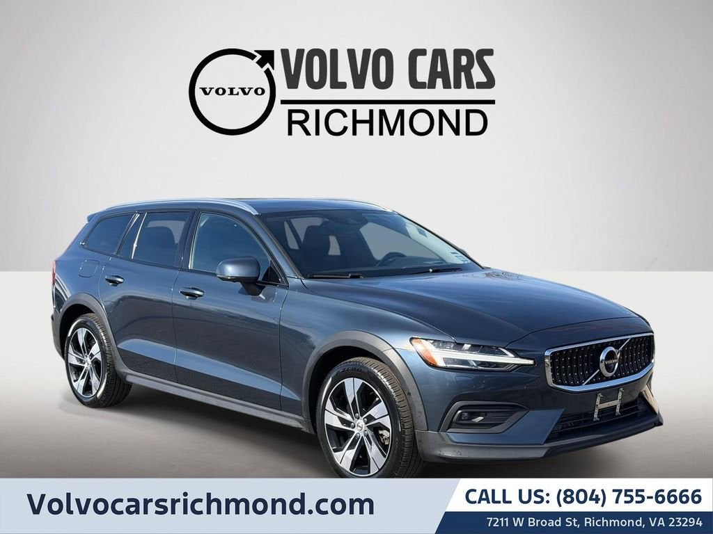 2022 Volvo V60 Cross Country T5