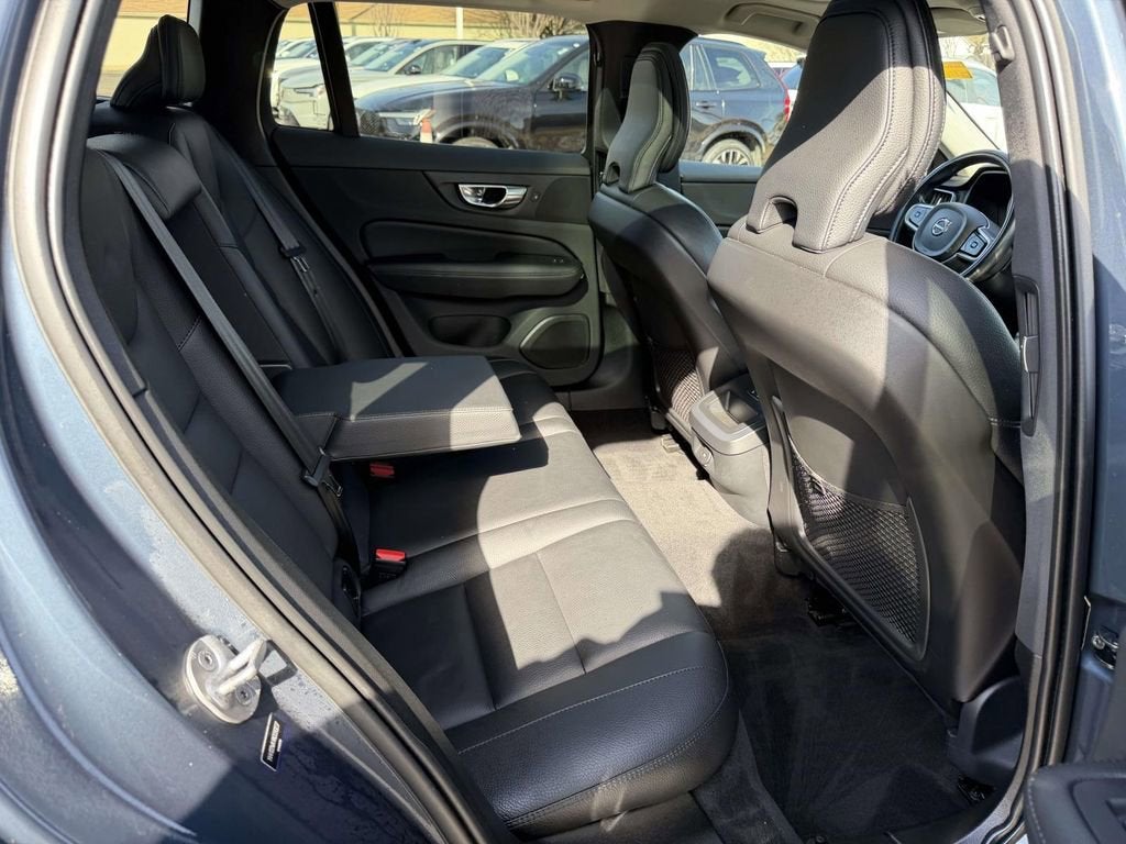 2022 Volvo V60 Cross Country T5