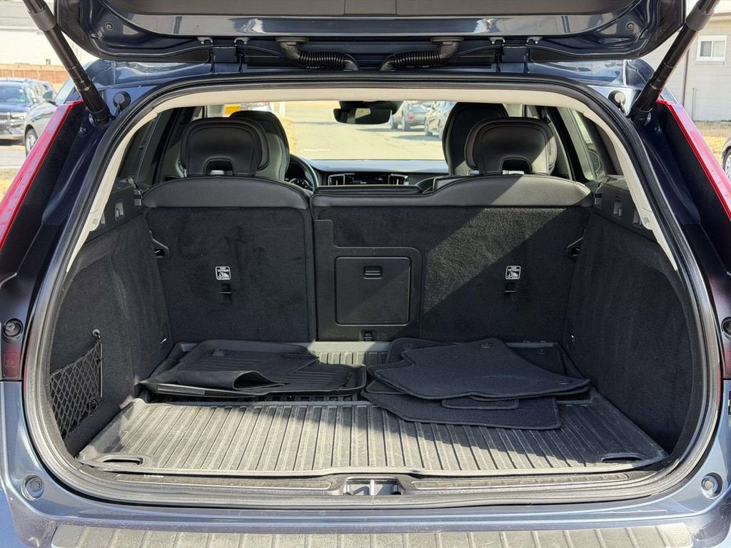 2022 Volvo V60 Cross Country T5