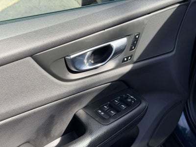 2022 Volvo V60 Cross Country T5