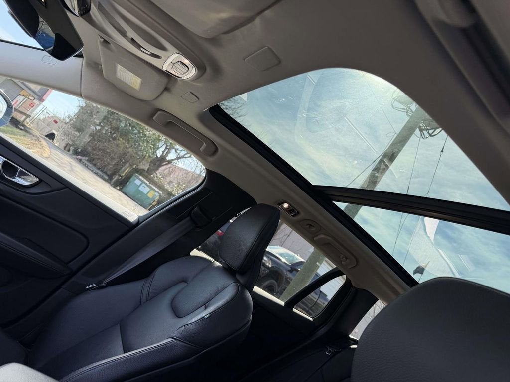 2022 Volvo V60 Cross Country T5