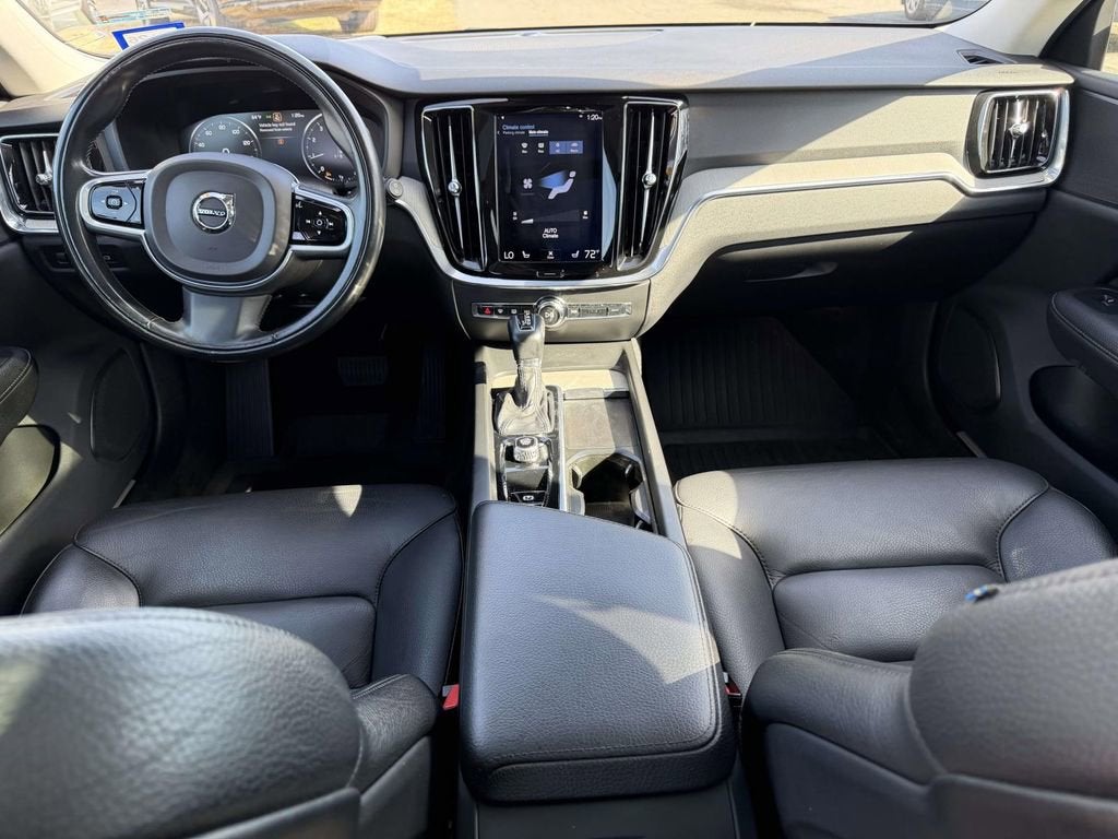 2022 Volvo V60 Cross Country T5