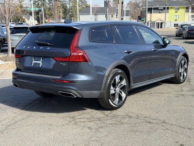 2022 Volvo V60 Cross Country T5