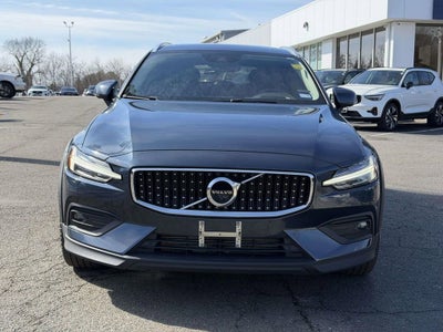 2022 Volvo V60 Cross Country T5