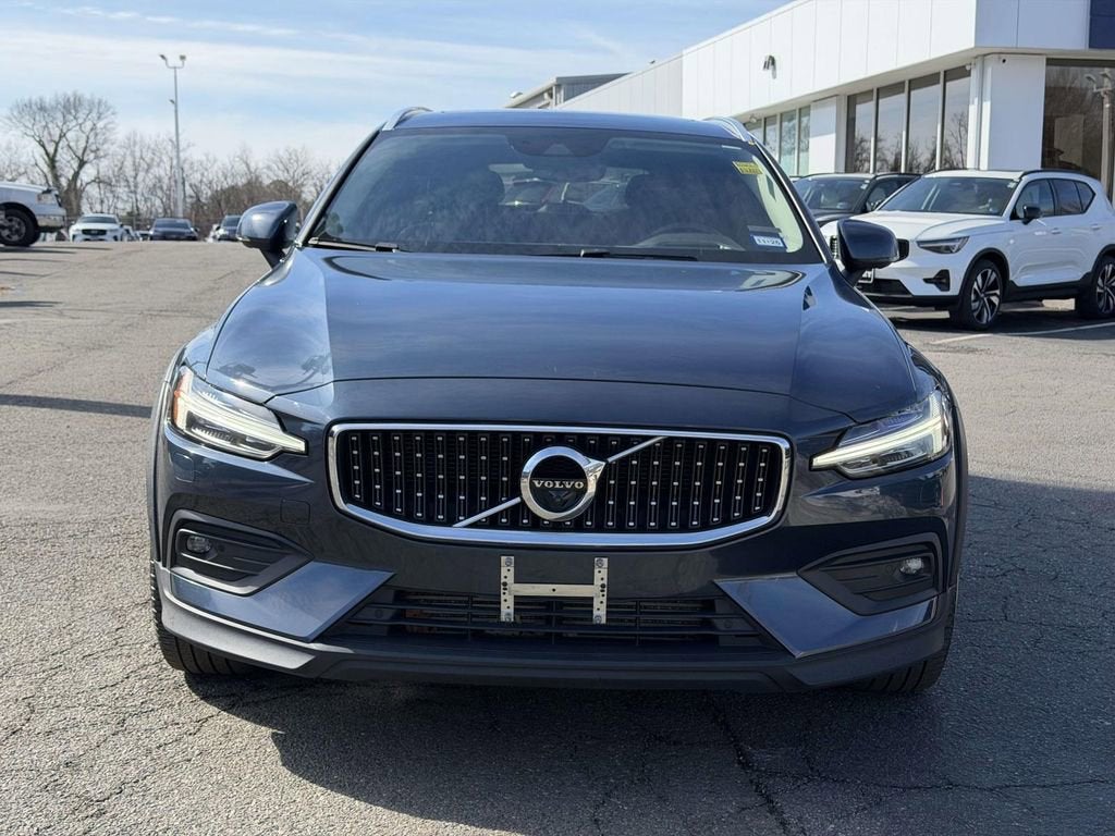 2022 Volvo V60 Cross Country T5