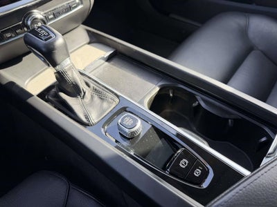 2022 Volvo V60 Cross Country T5