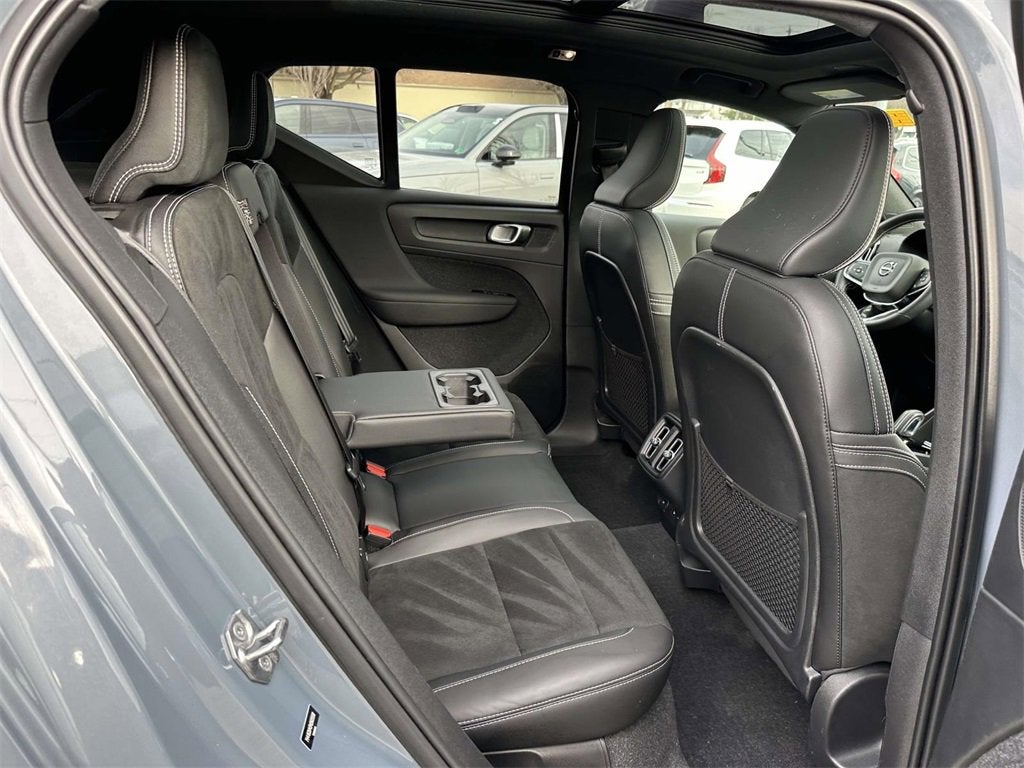 2021 Volvo XC40 R-Design