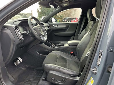 2021 Volvo XC40 R-Design