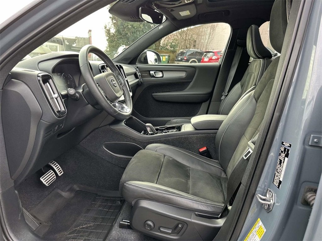 2021 Volvo XC40 R-Design