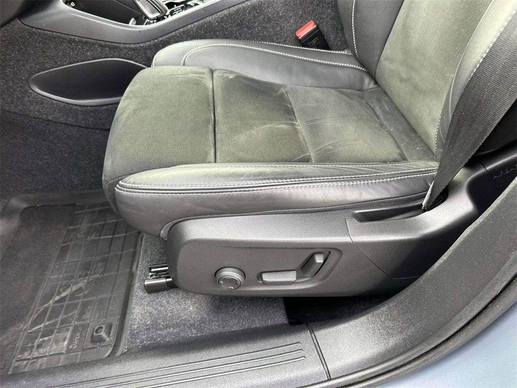 2021 Volvo XC40 R-Design