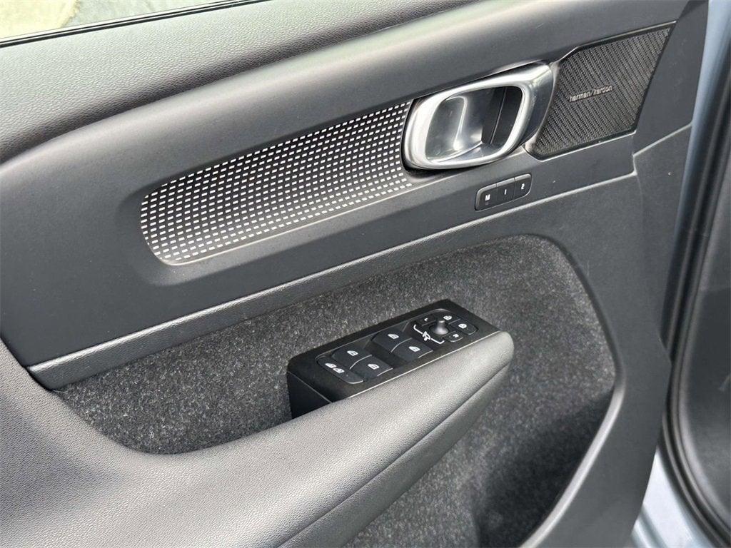 2021 Volvo XC40 R-Design