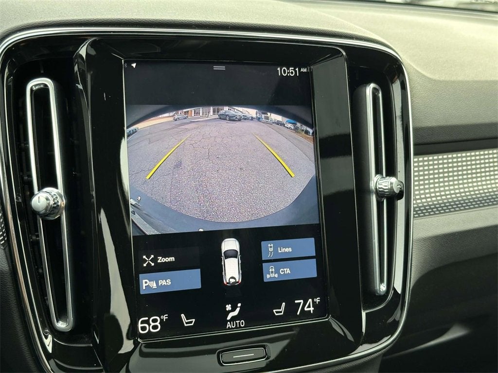 2021 Volvo XC40 R-Design