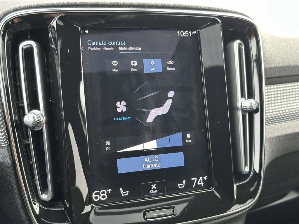 2021 Volvo XC40 R-Design