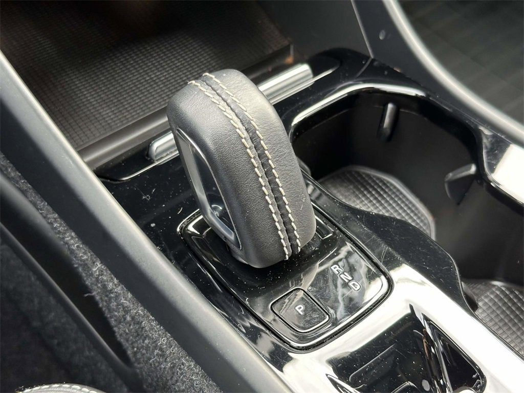 2021 Volvo XC40 R-Design