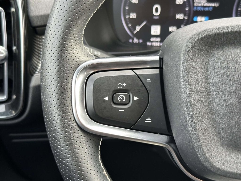 2021 Volvo XC40 R-Design