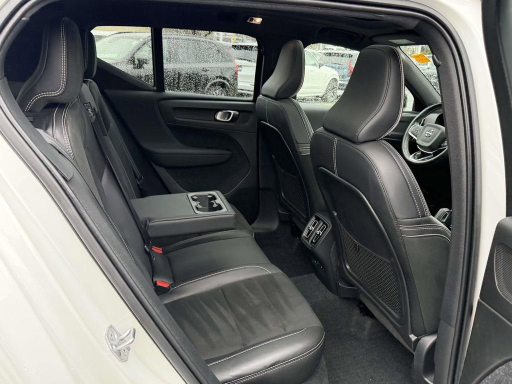 2021 Volvo XC40 R-Design