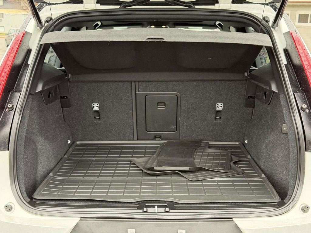 2021 Volvo XC40 R-Design