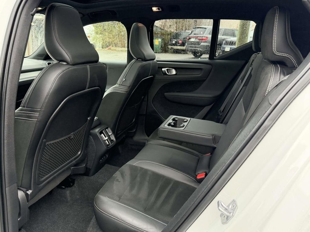 2021 Volvo XC40 R-Design