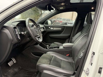 2021 Volvo XC40 R-Design