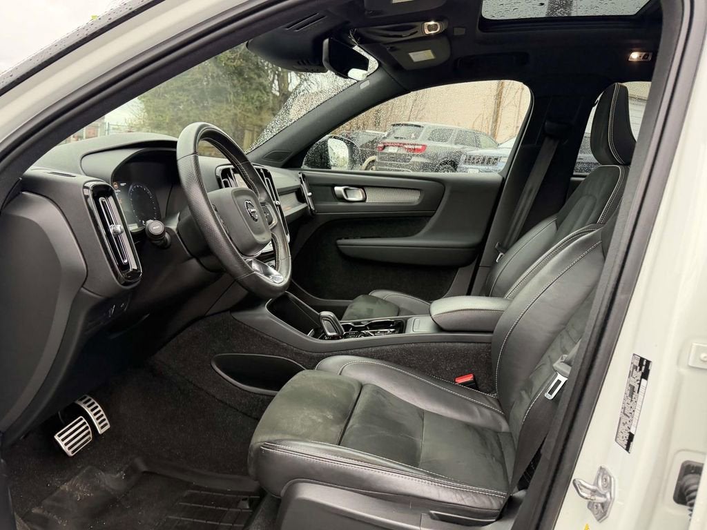 2021 Volvo XC40 R-Design