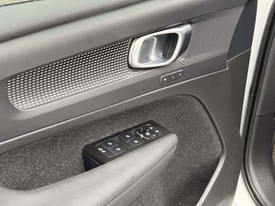 2021 Volvo XC40 R-Design