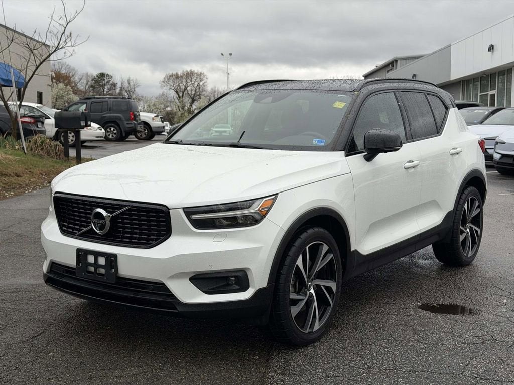 2021 Volvo XC40 R-Design